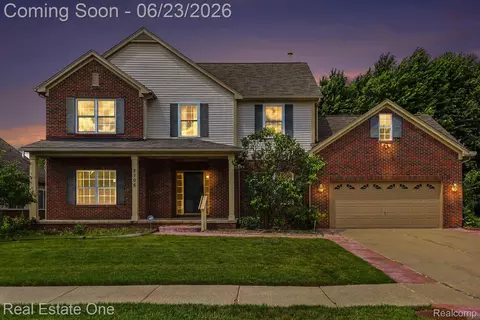 2106 Cattail Cir, Rochester Hills, MI 48309