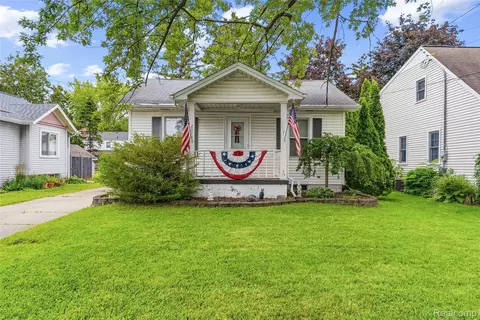 2018 Kollen St, Saginaw, MI 48602