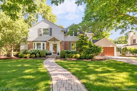 1647 Yorkshire Rd, Birmingham, MI 48009