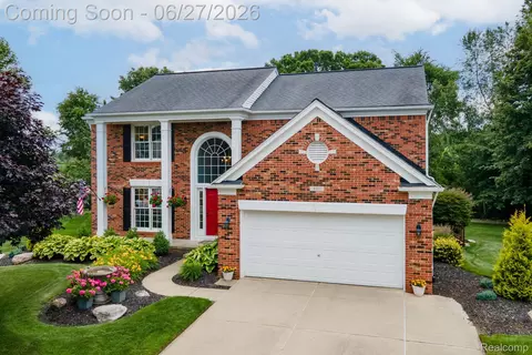 3715 Rolling Hills Ct, Orion, MI 48359