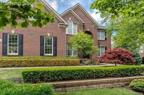 50719 Amesburg Dr, Novi, MI 48374