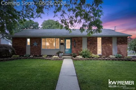 14087 Golfview St, Livonia, MI 48154