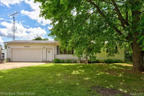 4585 Birch Run Rd, Millington, MI 48746