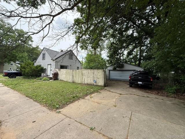 34535 Harroun St, Wayne, MI 48184