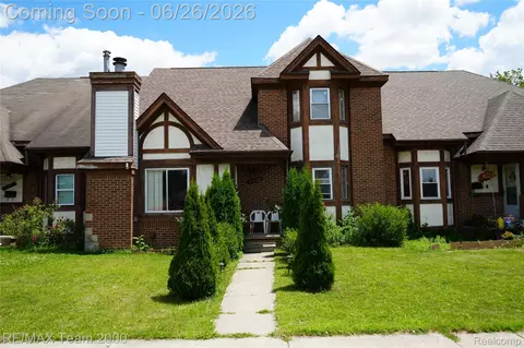 6426 Chase Rd, Dearborn, MI 48126