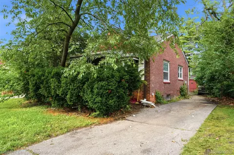 18262 Lindsay St, Detroit, MI 48235