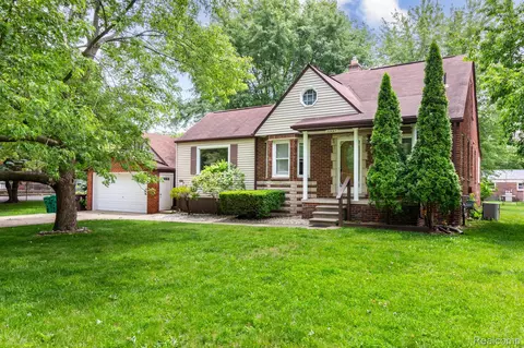 33627 Bock St, Garden City, MI 48135
