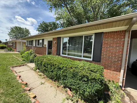 43105 Penny Dr, Sterling Heights, MI 48314