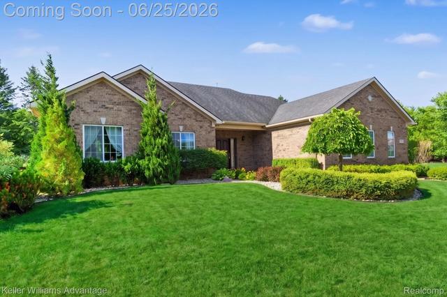 54525 Brentwood Dr, Lyon, MI 48178