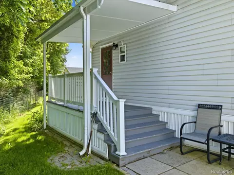 Exterior - 2545 Lakeshore Rd, Applegate, MI 48401 photo 9 of 10
