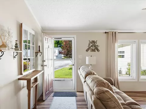Entry Way - 2545 Lakeshore Rd, Applegate, MI 48401 photo 1 of 2