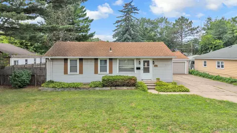 5693 Colonial St, Dearborn Heights, MI 48127
