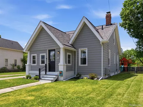 243 N Church St, Ortonville, MI 48462