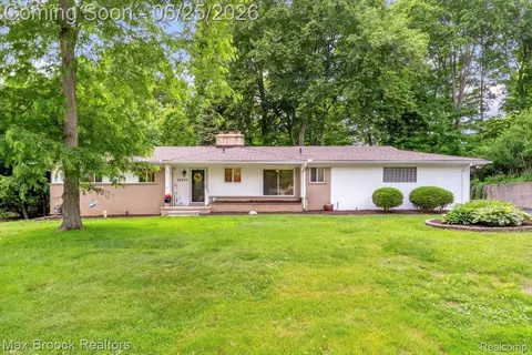 28403 Peppermill Rd, Farmington Hills, MI 48331