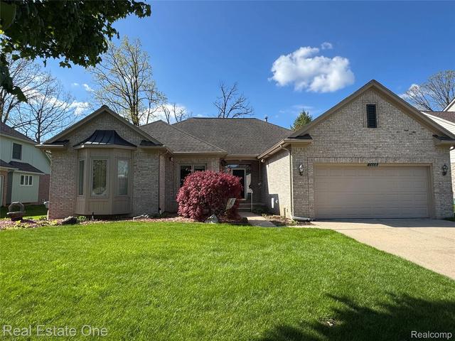 1668 S Shore Dr, Rochester Hills, MI 48307