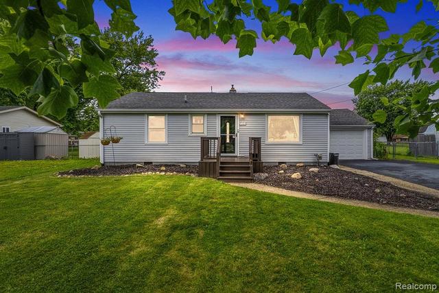 7101 Alger Dr, Davison, MI 48423