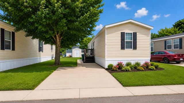 13318 Dixie Hwy #174, Groveland, MI 48442