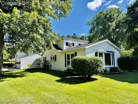2930 W Water St, Port Huron, MI 48060