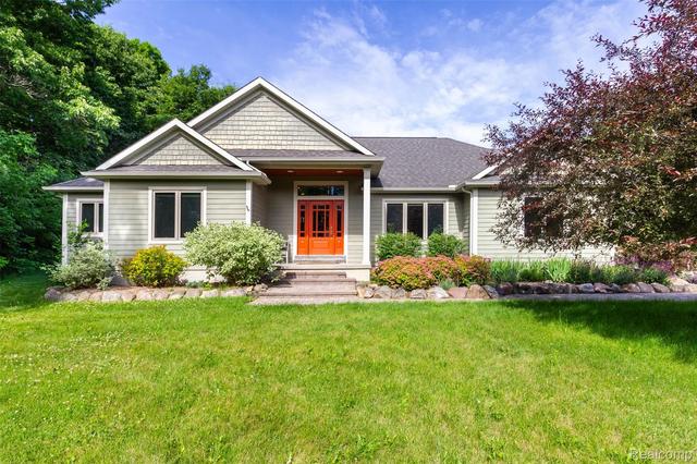 9887 Hadley Rd, Independence, MI 48348