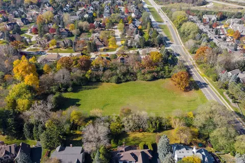 700 E Square Lake Rd, Bloomfield, MI 48304 photo 7