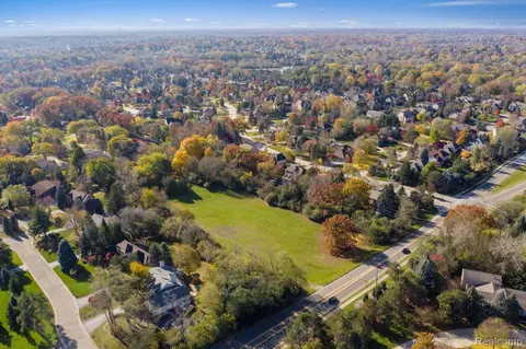 700 E Square Lake Rd, Bloomfield, MI 48304 photo 6
