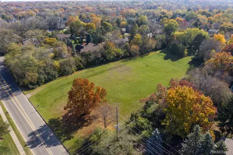 700 E Square Lake Rd, Bloomfield, MI 48304 photo 11
