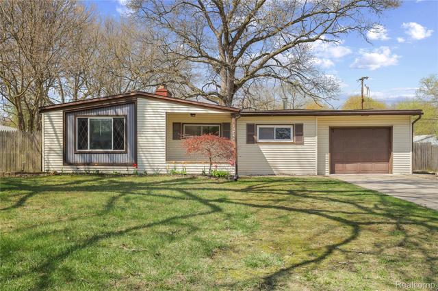 13744 Marvin St, Taylor, MI 48180