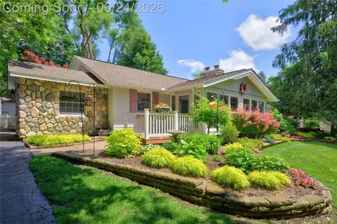 75 W Burdick St, Oxford, MI 48371