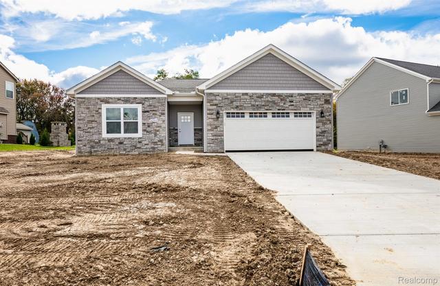 6064 Woodridge Ln, Grand Blanc, MI 48439
