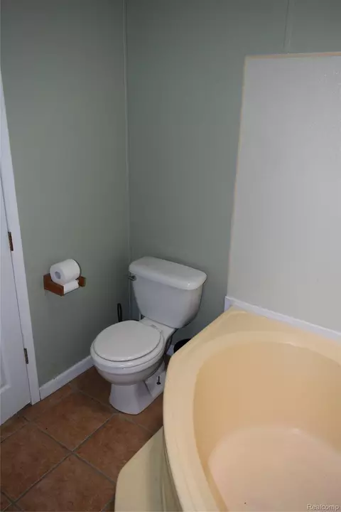 Bath - 2140 S Dye Rd, Flint, MI 48532 photo 2 of 5