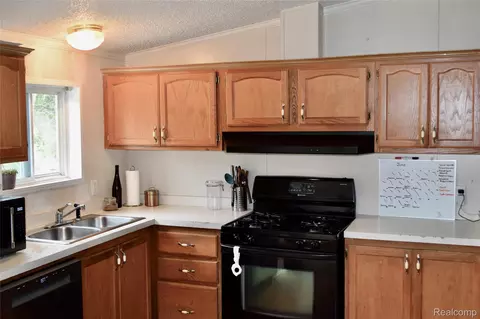 Kitchen - 2140 S Dye Rd, Flint, MI 48532 photo 1 of 1