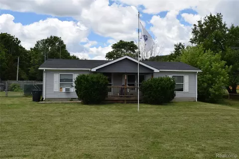2140 S Dye Rd, Flint, MI 48532