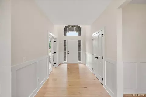 Entry Way - 24463 Tribute Dr, Macomb, MI 48042 photo 2 of 6