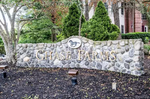 21579 Trent Ct, Novi, MI 48375