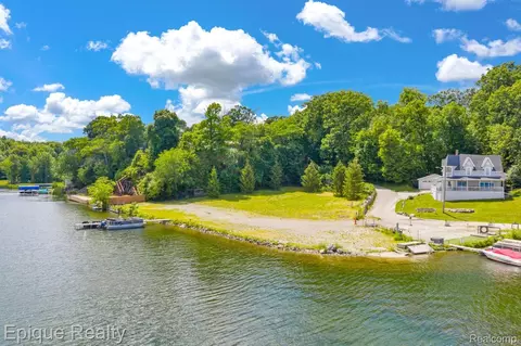 4058 Hunt Rd, Elba, MI 48446