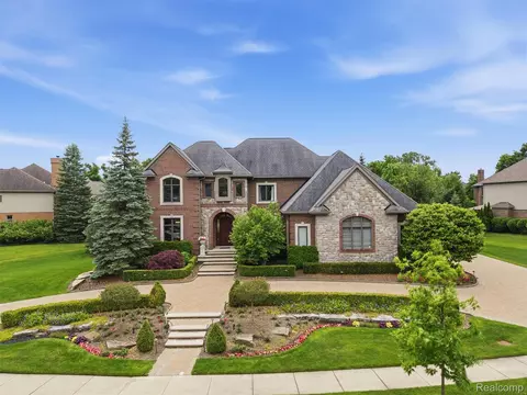 21081 Equestrian Trl, Northville, MI 48167