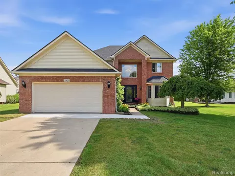 23621 Crescent Ridge Dr, Huron, MI 48164