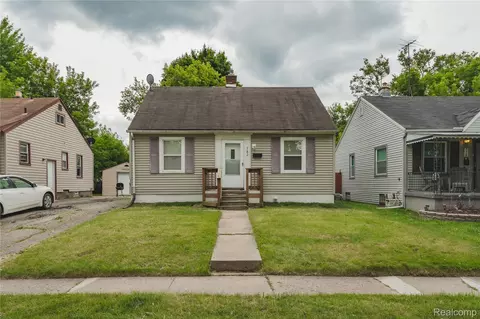 582 Labaron Ave Lebaron Ave, Pontiac, MI 48340