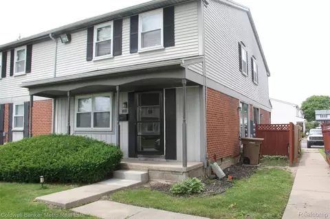 101 Beechwoode Ln, Pontiac, MI 48340