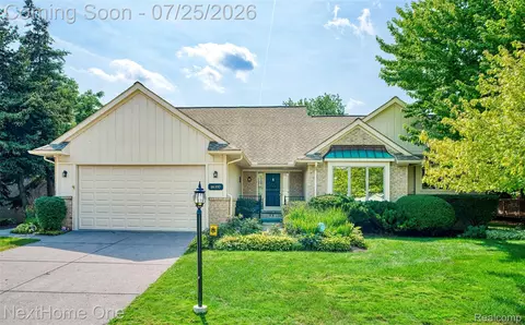 16357 Country Knoll Dr, Northville, MI 48168