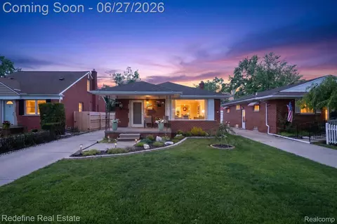 13547 Brest St, Southgate, MI 48195