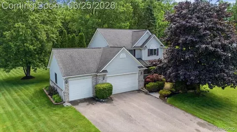 5762 Garnet Cir, Independence, MI 48348