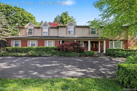3794 Shellmarr Ln, Bloomfield Hills, MI 48302