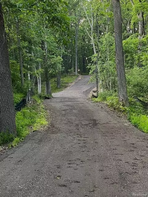 0000 Silverbell, Oakland, MI 48306