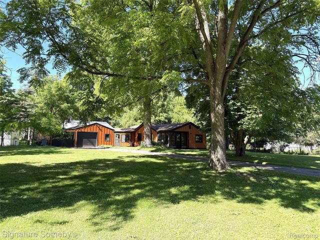 1829 Wellington Ave, Bloomfield Hills, MI 48302