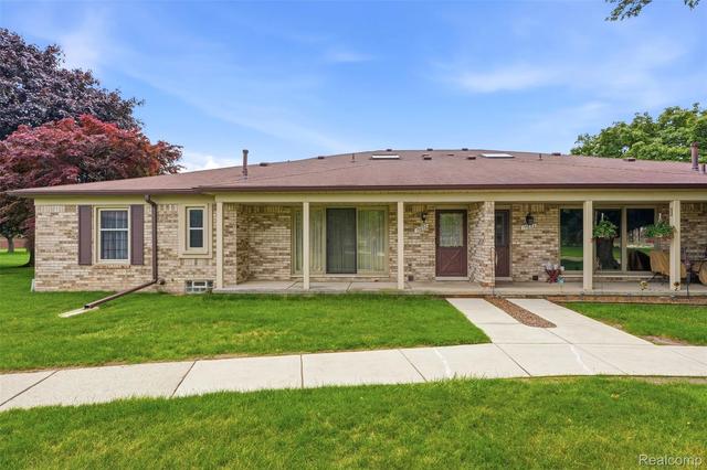 14897 Dover Ct, Shelby Township, MI 48315