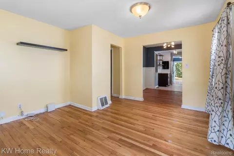 Living - 3616 Williams St, Dearborn, MI 48124 photo 2 of 6