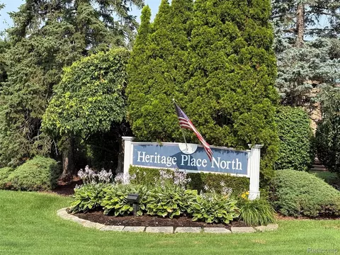49747 Jefferson Ct, Shelby Township, MI 48315