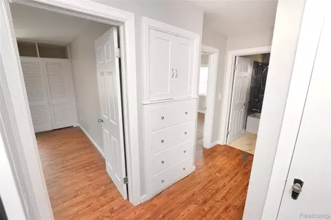 Entry Way - 4047 Mitchell Dr, Flint, MI 48506 photo 1 of 1