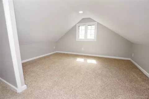 Bedroom - 4047 Mitchell Dr, Flint, MI 48506 photo 4 of 4
